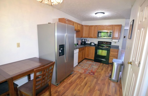 Bloomington Casa | Cul-de-Sac Condo