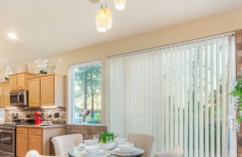 South Mountain Casa | Cul-de-sac home on the Ravenswood golf course