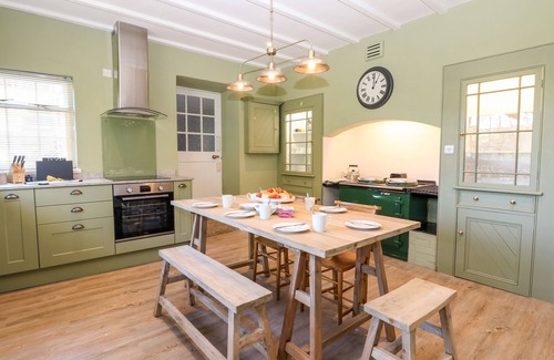 Helston Cabaña | CULDROSE MANOR, pet friendly, luxury holiday cottage in Helston