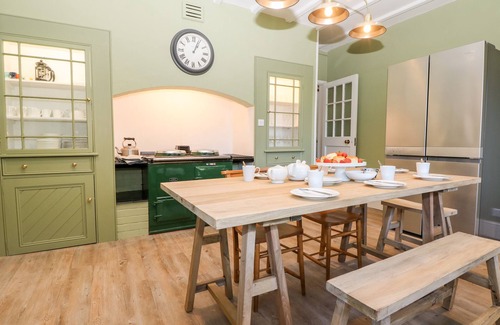 Helston Cabaña | CULDROSE MANOR, pet friendly, luxury holiday cottage in Helston