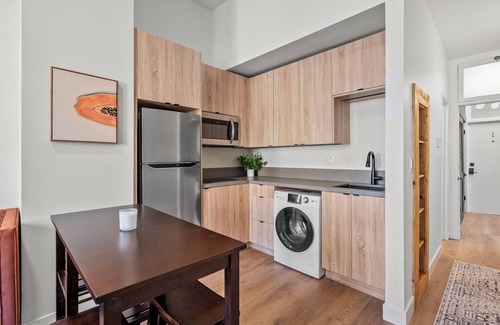 Playa Del Rey Casa | Culver Lofts B by AvantStay | Steps to the Beach & Restaurants! | Modern Studio