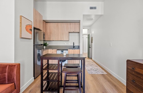 Playa Del Rey Casa | Culver Lofts B by AvantStay | Steps to the Beach & Restaurants! | Modern Studio