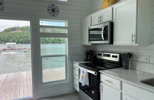 Russell Springs Alquiler De Eote | Cumberland Floathouzz-White Tiny