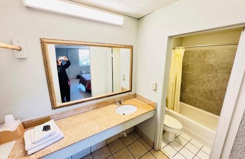 Talbot's Corner Hotel | Cumberland Inn Near Downtown - Nashville, TN