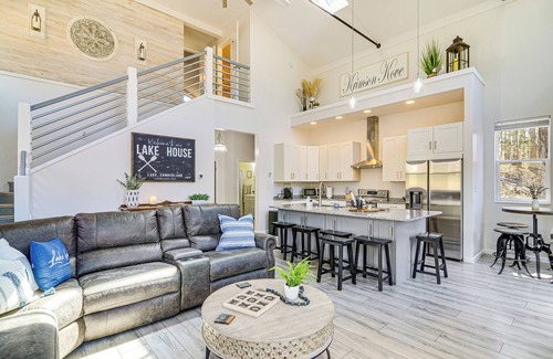 Sloans Valley Casa | Cumberland Lake Retreat: Furnished Deck & Grill!