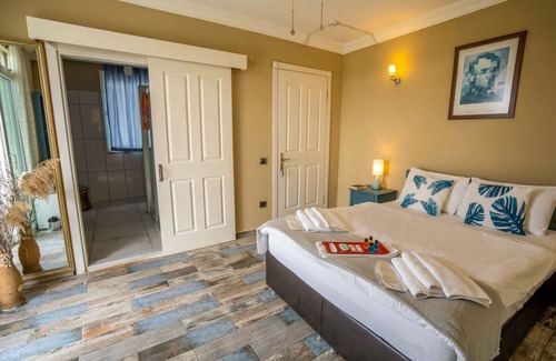 Mithatpasa Hotel | Cunda Ada Kızı Otel