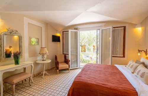 Ayvalik Hotel | Cunda Battalos Küçük Otel