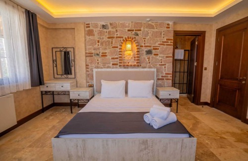 Mithatpasa Cama Y Desayuno | Cunda Tasci Otel