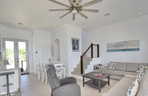 Governor's Harbour Casa | Cupid's Way by Eleuthera Vacation Rentals