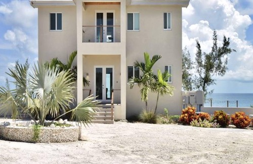 Governor's Harbour Casa | Cupid's Way by Eleuthera Vacation Rentals