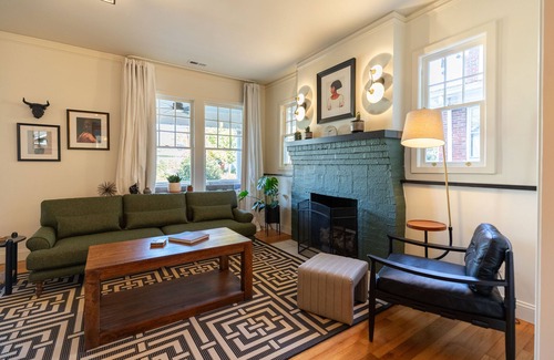 Durham Casa | Curated Craftsman Downtown Charm