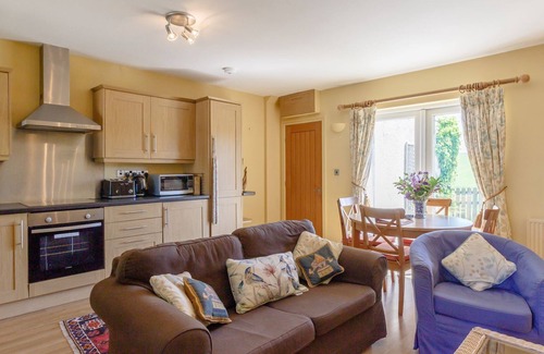 Hexham Cabaña | CURLEW COTTAGE, pet friendly, with a garden in Haydon Bridge