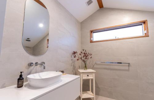 Burragate Otro | Currajong Retreat