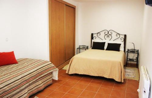 Sendim Casa | Curral de l Tiu Pino