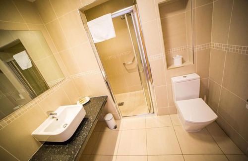 Larne Hotel | Curran Court Hotel