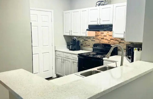 Sylvan Hills Apartamento | Currently Unavailable-Minutes from Atlanta's Best Venues, Shopping & Attractions