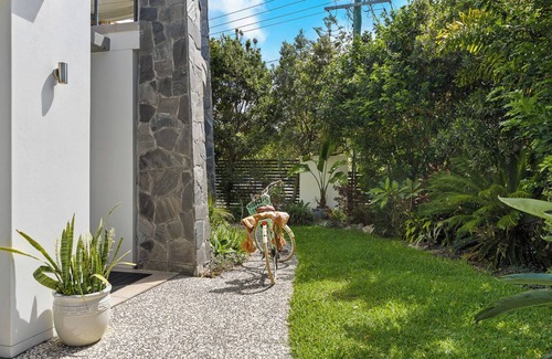 Currumbin Casa | Gold Coast Luxe Retreat to Nature Australia