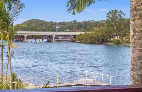 Currumbin Waters Casa | Currumbin Breeze - Classic Family Beach House on Currumbin Creek - Pet Friendly!