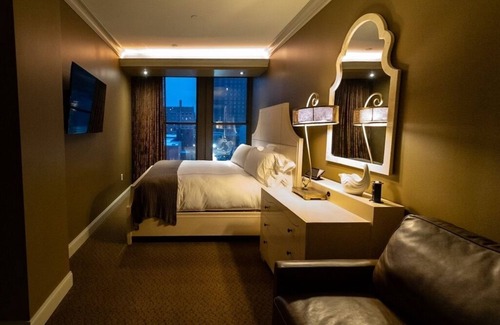 Downtown Buffalo Hotel | Curtiss Hotel, Ascend Hotel Collection