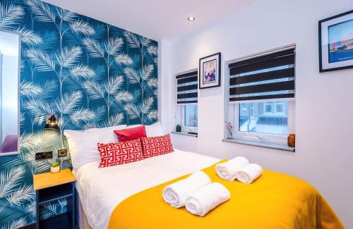 Llandudno Villa | Curzon Villa - Sleeping 18 by Assured Stays