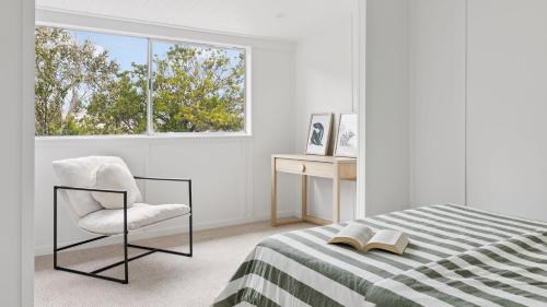 Yamba Casa | Cusacks Cottage - Coastal charm with artistic soul