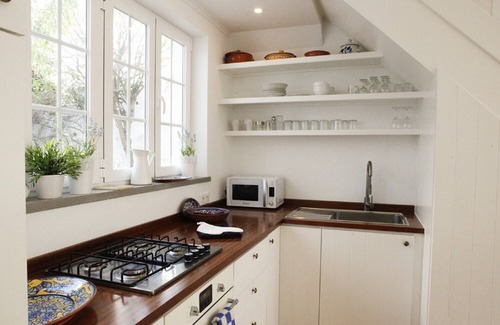 Estoril Apartamento | Cushy Apartment with garden in Estoril
