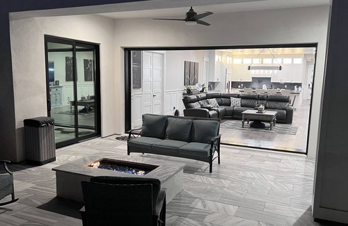 Buckeye Casa | Custom 3500 sq ft home 4 BR 3.5 Ba Pool /10 person spa on 1 acre with RV hookup.