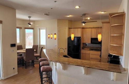 Sunridge Estates Casa | Custom 4 bdrm with Granny Suite and Infinity Pool