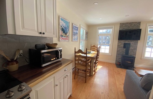 Ludlow Cabina | Custom built 2-bedroom cabin on 3 acres, Two miles to Ludlow town center.