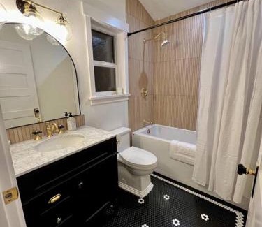 Grant Casa | Custom Built Cottage in Downtown with Pool