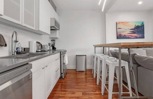 Grandview-Woodland Apartamento | Custom Built Luxury Home - Just Outside Downtown