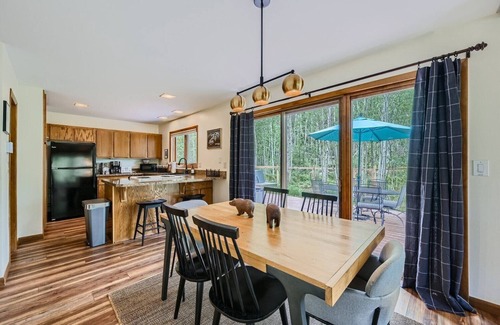 Keystone Cabina | Custom cabin nestled in the trees, quick drive to the slopes!