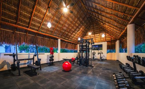 Puerto Morelos Apartamento | Custom decor-2 pools-CASA YELLOWSTONE Hidden Jungle Gem