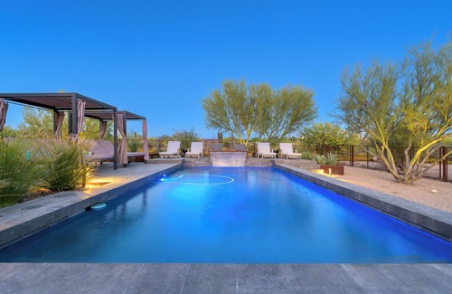 Desert View Village Casa | Custom Desert Modern 5 bedroom including Casita! Pickleball, Hot-Tub, Put-Put