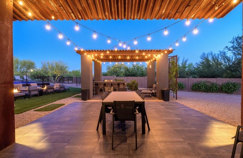 Desert View Village Casa | Custom Desert Modern 5 bedroom including Casita! Pickleball, Hot-Tub, Put-Put