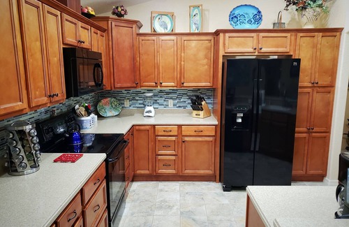 Homosassa Casa | Hogar personalizado, excelente local, estacionamiento de botes, cerca del muelle, comida, festoneado, manatí.