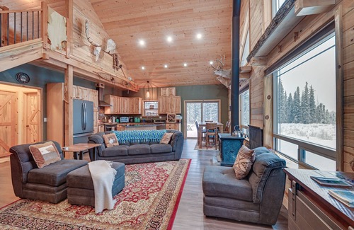 Kasilof Cabina | Custom Kasilof Cabin on 40 Private Acres