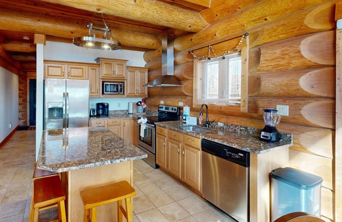 Mineral Casa | Custom-built lakefront home with lake views, firepit, fireplaces, dock, & deck