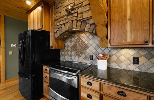 Townsend Cabina | Custom Log Cabin Close to Cades Cove in GSMNP!