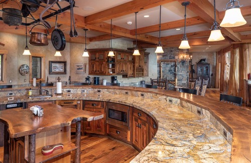 Whitefish Casa | Custom luxury ski-in ski-out Lodge with hot tub, sauna, theater room and more!