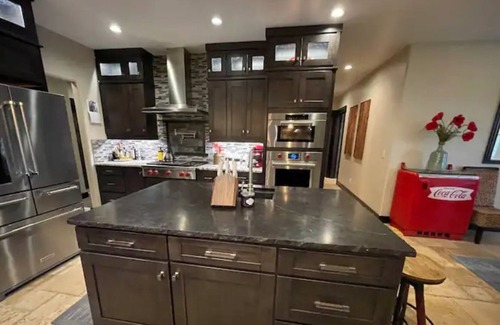 Sheridan Casa | Custom mountain-modern home with Big Horn views