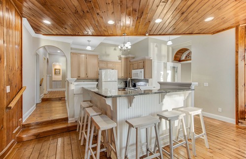 Rock Harbor Casa | Custom Norris Lake home in no-wake zone w/ hot tub & two kitchens - dog-friendly