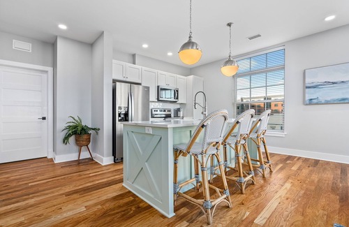 Auburn Apartamento | Custom Suite over Target - Downtown AU 209