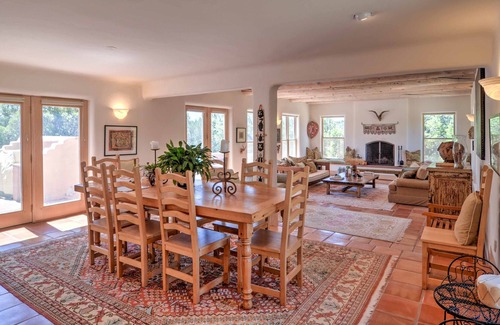 Valdez Casa | Casa Taos personalizada en 11 acres con fogatas al aire libre!