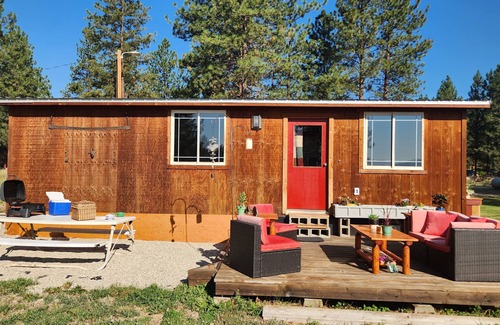 Grantsdale Cabina | Custom tiny house with an awesome view. Close to Hamilton and Darby