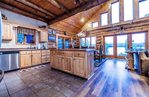 Mellen Cabina | Custom Waterfront completo Log Home Estado con licencia