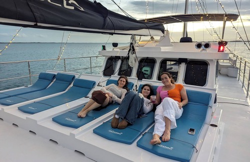 Spanish Wells Alquiler De Eote | Custom Yacht -Includes, Breakfast, Chef, WIFI, A/C, docked in private marina.