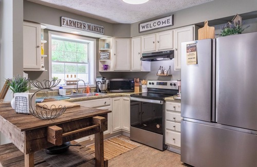 Cherokee Cabina | Minutes from Downtown Cherokee & Harrah's Casino - Firepit - Pet Friendly