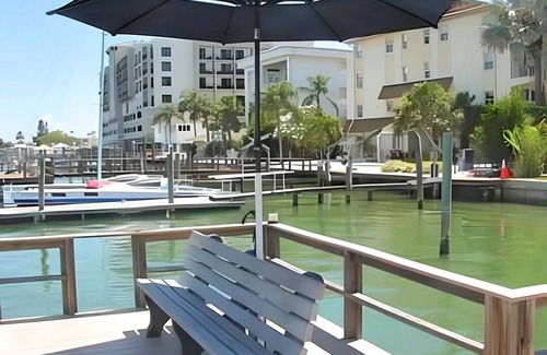 Clearwater Beach Condominio | Cute 1940 Boutique Studio Condo by RedAwning