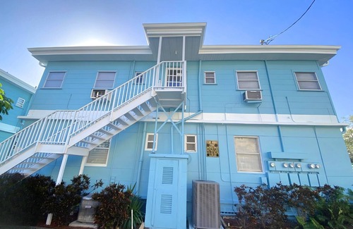 Clearwater Beach Condominio | Cute 1940 Boutique Studio Condo by RedAwning